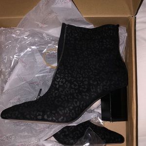 Coconuts by Matisse Black ‘Clarissa’ Booty